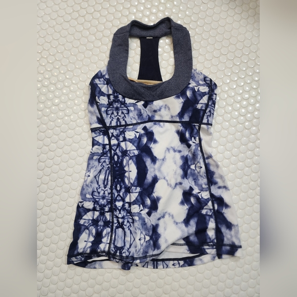 ✨🍋lululemon🍋 | Ink blot white deep indigo scoop neck tank - Picture 10 of 11